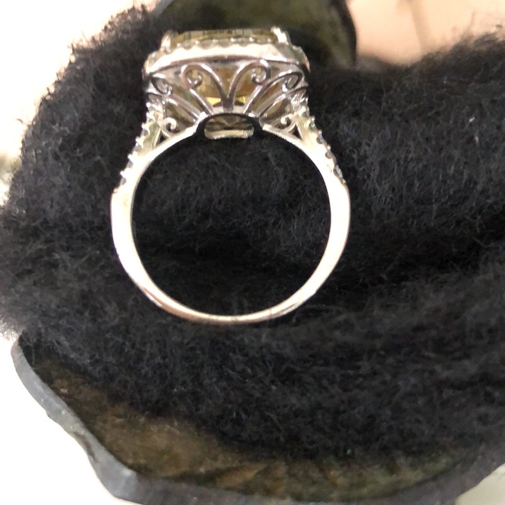 Stunning faux yellow diamond w/ cubic zirconia surrounding stones, .925 CZ - Picture 3 of 12